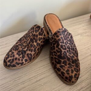 LEOPARD MULE SLIDES